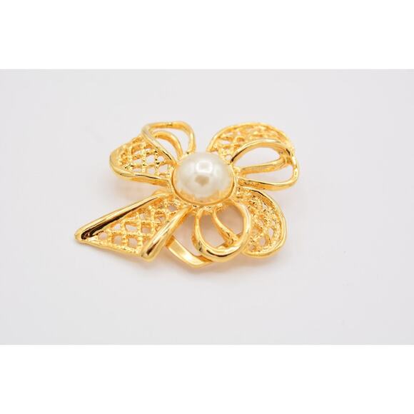 Vintage Bow Scarf Clip Faux Pearl Shiny Gold Tone Yellow Brushed 1980s 9B - Picture 1 of 12